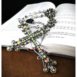 Silberner Rosenkranz – Glitzerndes Schmuckstück mit modernem Design & spiritueller Bedeutung Rosenkränze