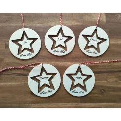 Baumschmuck Personalisierbar|Hübsches Aus Holz Stern-Anhänger/Holzmobile "Frohes Fest", graviert, mit Name personalisiert