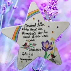 Sternenglanz auf der Blumenwiese - Einzigartige Grabdeko für unvergessliche Momente Gedenksteine