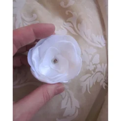 New Stoffblume Weiß Satin Braut Brosche und Klammer "Blanche Neige" Hochzeit Brautmode Brautschmuck Brautschmuck