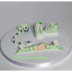 Tortendekoration|Tortendeko by Mona Tortendeko Tortentopper Zuckerfigur  Taufe Geburt Baby