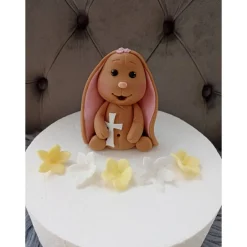 Tortendekoration|Annetts Zuckerfiguren Tortendekoration Hase, Taufe, Fondant Figuren Taufe