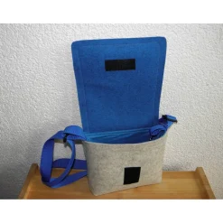 Trachtentaschen|Dieda Trachtentasche, Dirndltasche, Unikat, aus Wollfilz in hellmeliert und blau, Upcycling, Kaffeekapsel, Umhängetasche, Oktoberfest, handgemacht von