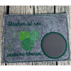 Tischdekoration|vetterkreativ Untersetzer aus Filz bestickt - Geschenk stricken - Geschenkidee für Strickfreundin - Geschenk für Oma