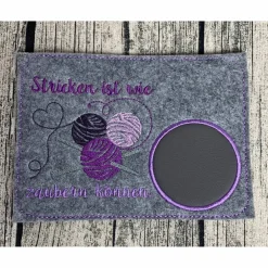 Tischdekoration|vetterkreativ Untersetzer aus Filz bestickt - Geschenk stricken - Geschenkidee für Strickfreundin - Geschenk für Oma