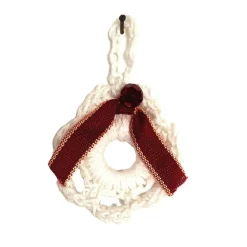 Outlet Weihnachts-Häkelkränzchen Baumschmuck Geschenkeanhänger weiß mit rotem Band und Perle handgemacht von Geschenkeanhänger
