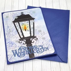 Weihnachtskarten|Kleine Schätze Weihnachtskarte verschneite Laterne – Elegante A6-Karte mit Kerzenmotiv
