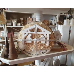 Krippen|CreativAnita Weihnachtskrippe - Krippe im modernen Stil in weiß mit Holztablett oder Holzscheibe