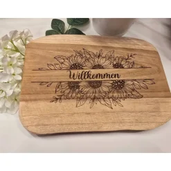 Willkommensschild aus Teakholz mit Gravur Tischdekoration