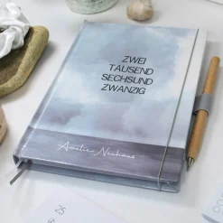 Online Wochenkalender & Terminplaner 2025 A6 Hardcover Wochenübersicht | personalisiert | hellgrau grau Horizont Meer Geschenke