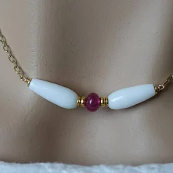 Brautschmuck|Evas Kaleidoskop Zarte Kette mit Rubin und weißem Chalcedon