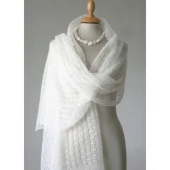 Outlet Zarter Brautschal aus Kid-Mohair in Ivory, sommerliche Hochzeit-Stola, duftiges Tuch Brautstolen & -Boleros